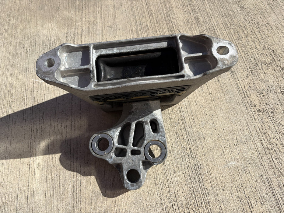 2018-2023 Chevy Equinox 1.5L Engine Left LH Driver Side Frame Mount Bracket OEM