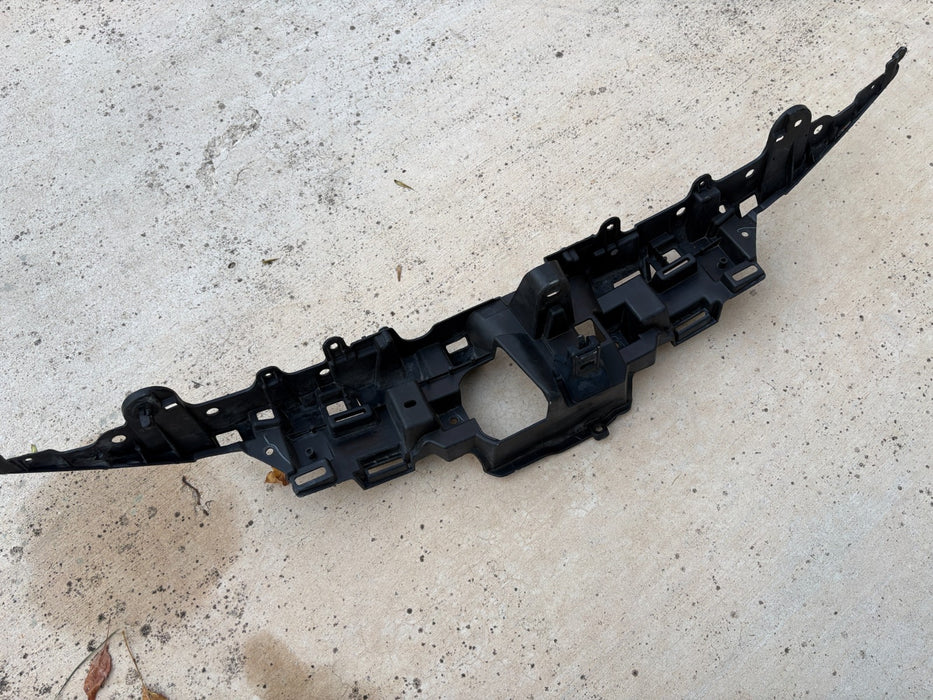 2020 - 2022 TOYOTA COROLLA FRONT UPPER BRACKET GRILLE OEM