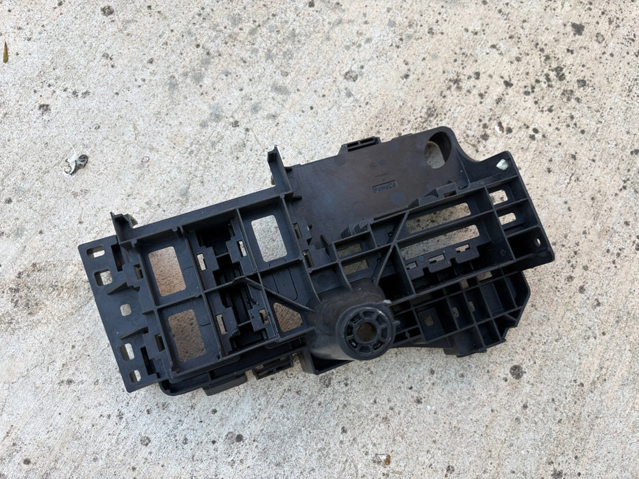 2020-2022 FORD EXPLORER 3.3L FUSE RELAY BOX HOUSING SUPPORT BRACKET HOLDER OEM