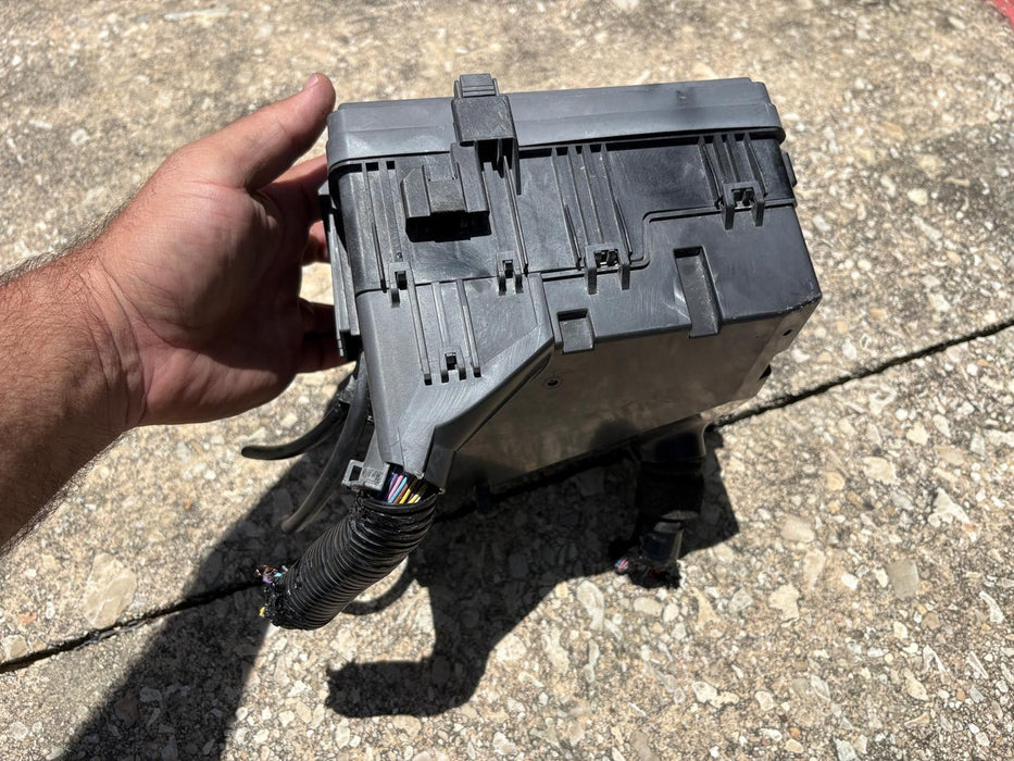 2017 - 2022 Honda CRV Engine Fuse Box Assembly OEM
