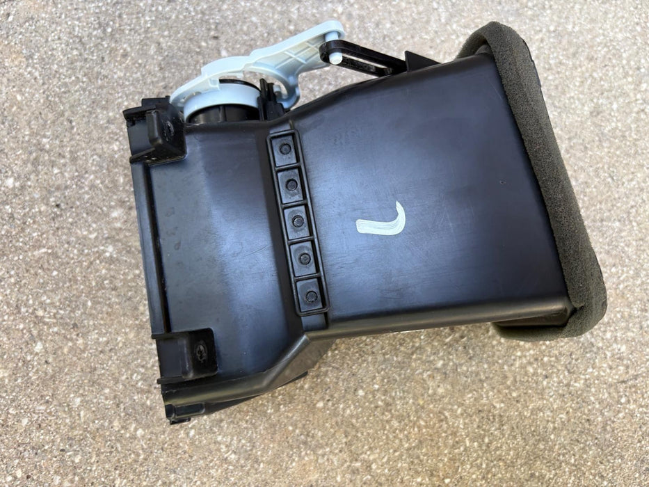2016 - 2022 HONDA PILOT DASH LEFT SIDE OUTER AIR VENT GRILLE COVER OEM 77630TG7