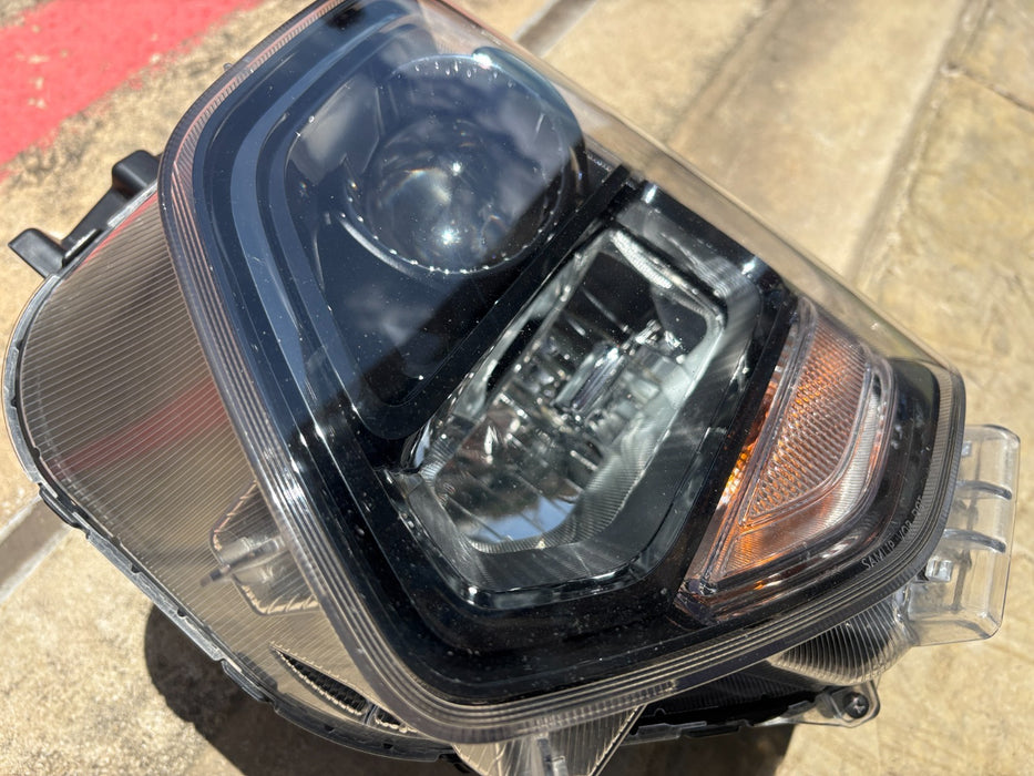 2019 - 2020 Hyundai Santa Fe Halogen Driver Left Side Headlight OEM
