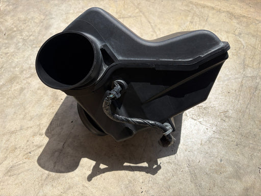 2017 - 2025 CHRYSLER PACIFICA 3.6L ENGINE AIR CLEANER HOUSING BOX
