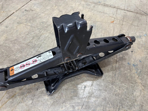 OEM, 2007-2017 GMC Acadia, Traverse Spare Tire Jack 1,590 Kg #23299199