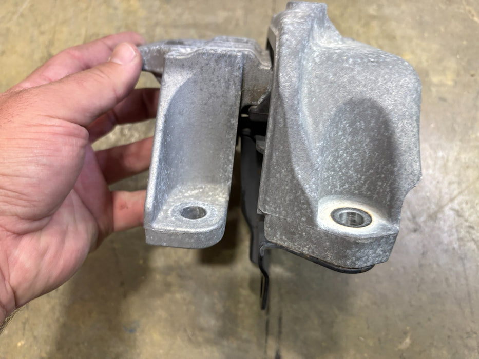 2011-2021 Outlander 2.4L FWD Engine Driver Side Left LH Motor Mount OEM