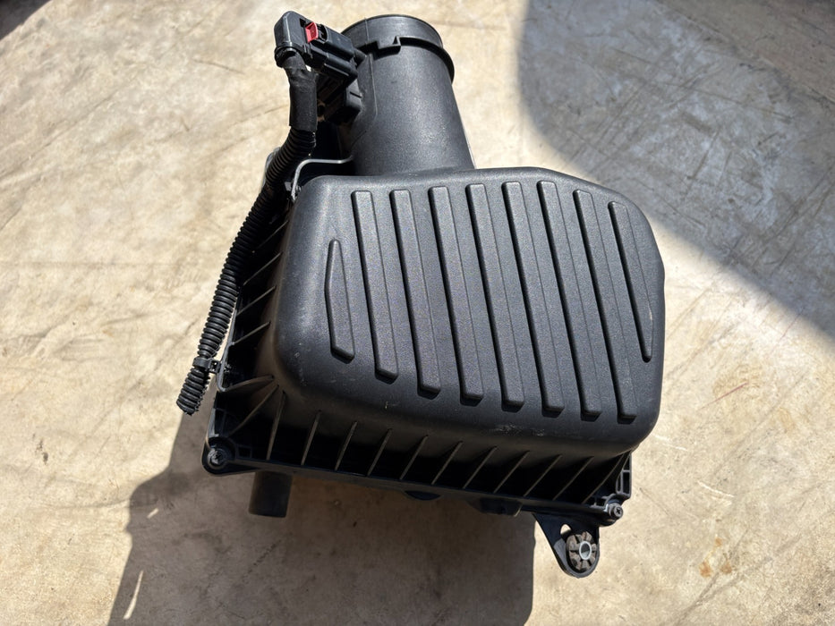 2018-2024 GMC TERRAIN 1.5L ENGINE MOTOR AIR FILTER CLEANER BOX OEM 84640370
