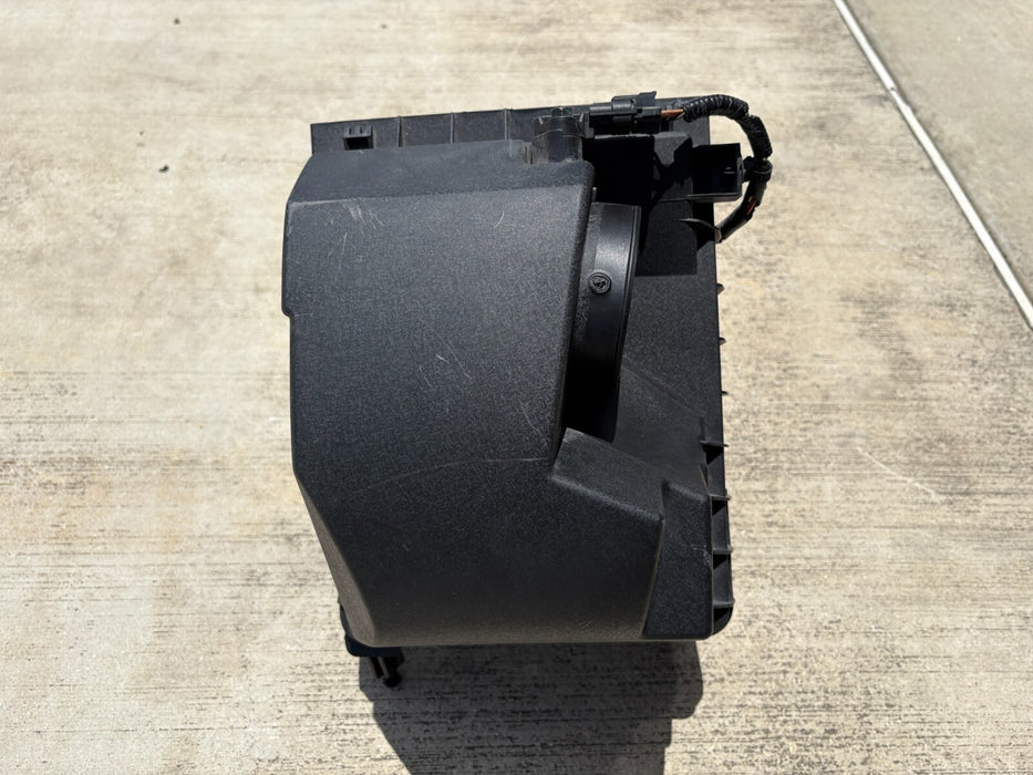 2016-2018 Kia Sorento 3.3L ENGINE AIR CLEANER INTAKE FILTER HOUSING BOX OEM
