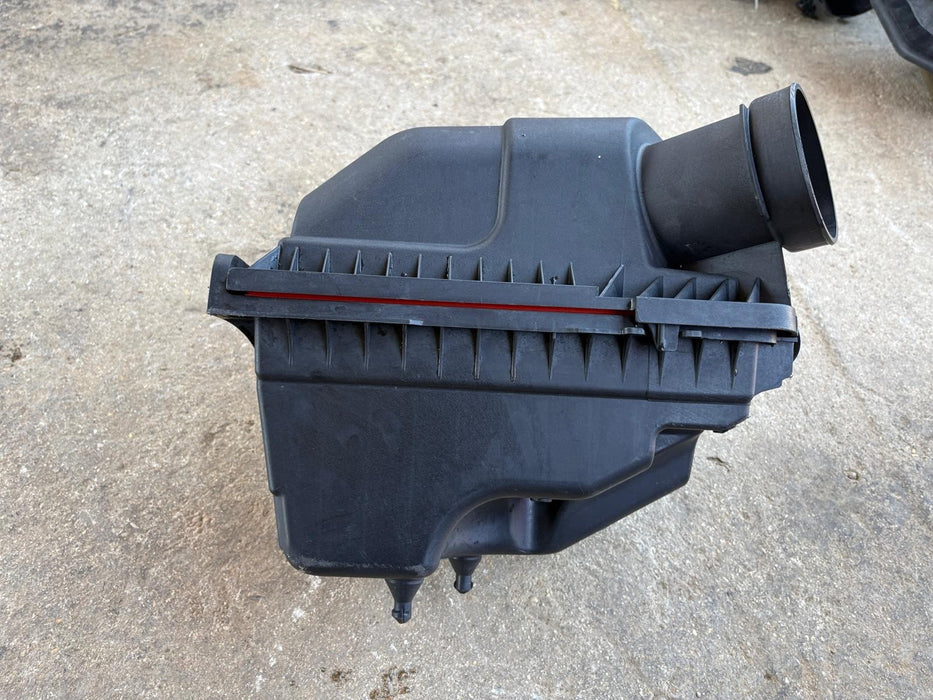 2013-2019 Ford Taurus 3.5L Without Turbo Air Cleaner Intake Box OEM