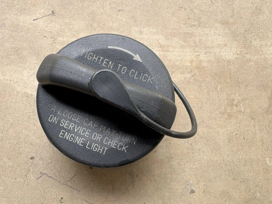 2007 Dodge Caliber & Jeep Patriot Compass Fuel Filler Gas Tank Cap OEM