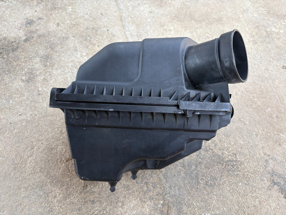 2011-2019 Ford Explorer Engine Air Cleaner Intake Housing Box OEM AA53-9A600-AC