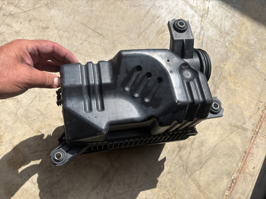 2012-2017 HYUNDAI VELOSTER 1.6L AIR CLEANER BOX ASSEMBLY, OEM 28110-1R100