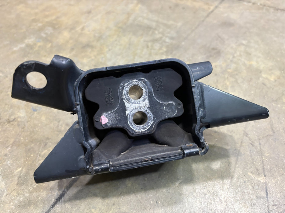 2017-2018 Kia Forte Left Auto Transmission Mount 21830A7300 OEM