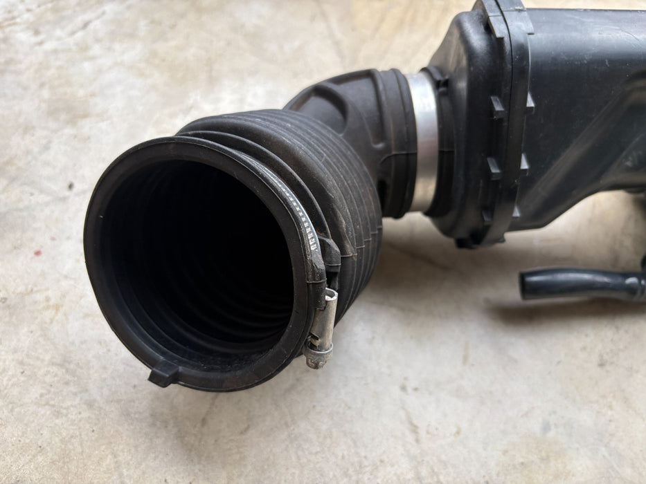 2018 2019 2020 2021 2022 GMC TERRAIN 1.4T AIR CLEANER OUTLET DUCT HOSE OEM