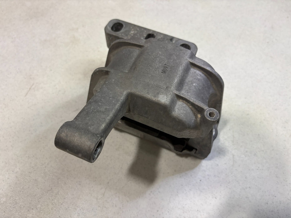 2015-2018 AUDI Q3 RIGHT PASSENGER ENGINE MOTOR MOUNT BRACKET OEM