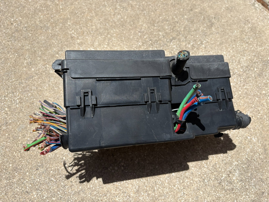 2013 - 2019 Ford Escape 1.5L Fuse Box Engine OEM