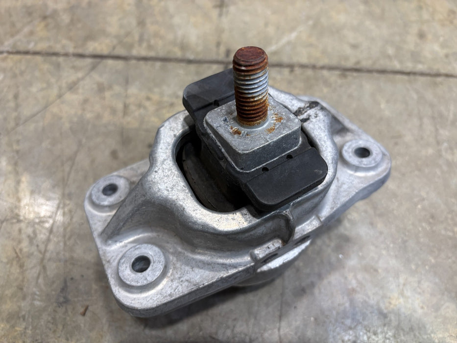 2013-2020 RANGE ROVER SPORT RIGHT OR LEFT ENGINE MOUNT SUPPORT BRACKET OEM