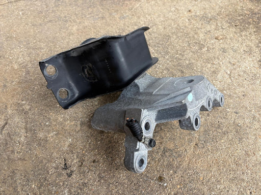 2013-2019 Nissan Sentra Engine Motor Mount Rubber Right Front Support Mount OEM