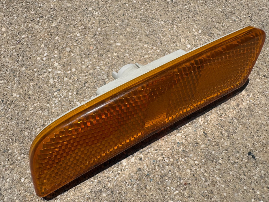 2009-2017 Volkswagen Tiguan Front Right Side Reflector 5N0945120A OEM