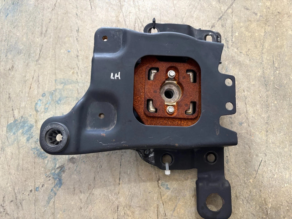 2012-2018 Ford Focus FWD A/T FRONT LEFT GEARBOX TRANSMISSION MOUNT BRACKET OEM