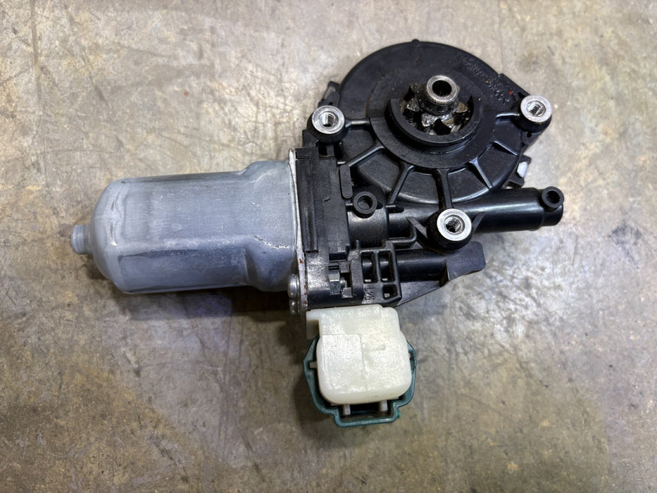 2014-2020 NISSAN ROGUE REAR LEFT SIDE DOOR WINDOW MOTOR OEM
