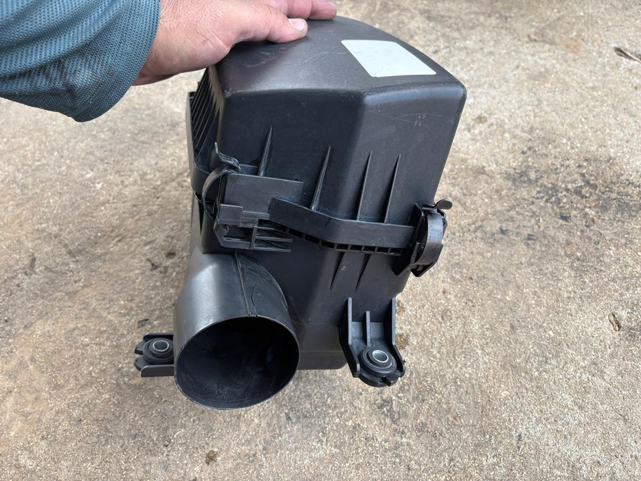 2011-2016 Hyundai Elantra Air Cleaner Filter Box Assembly 1.8L