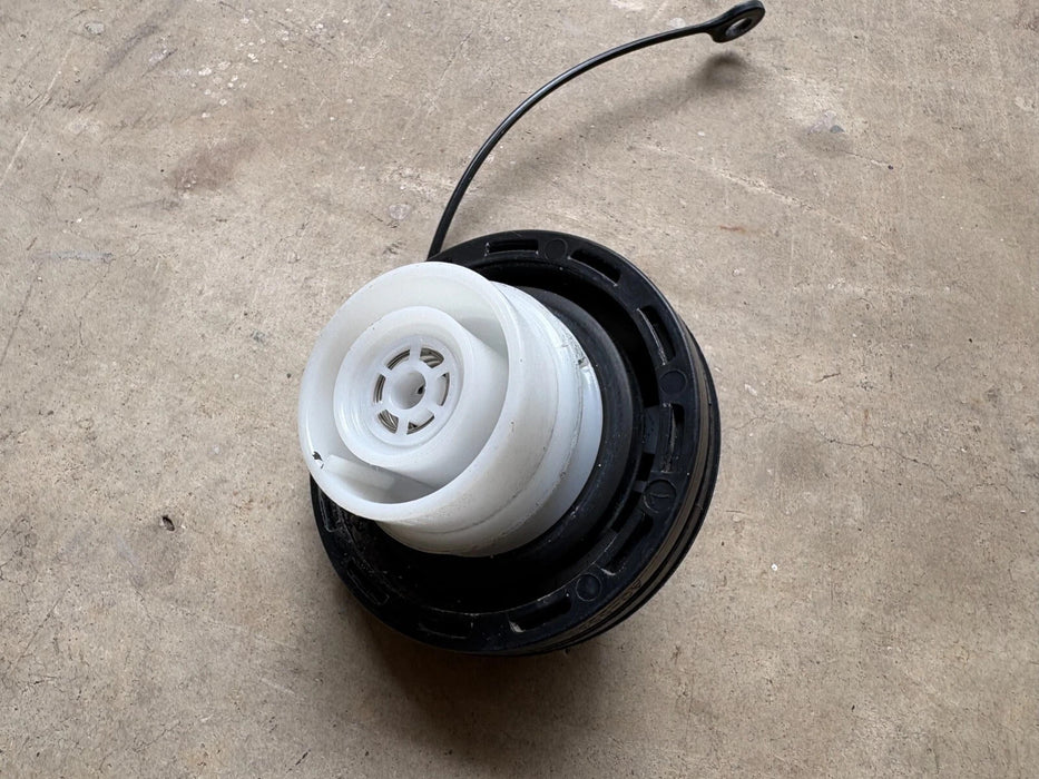 OEM Chevy, Buick, Sonic, Spark, Trax, Encore, Cruze Fuel Tank Gas Cap #95292260