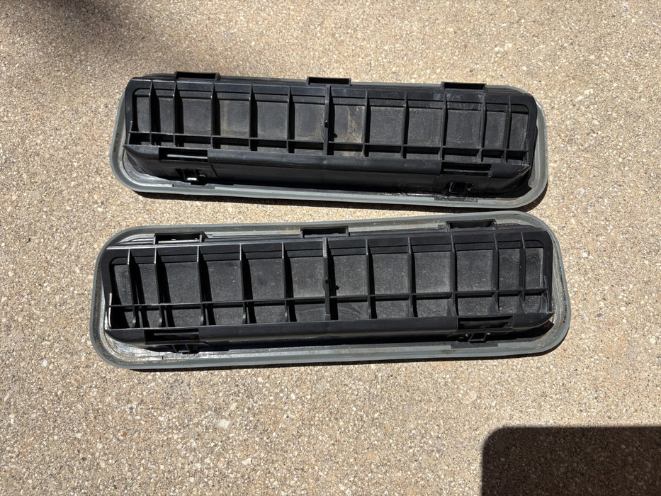 2011-2015 KIA OPTIMA REAR LEFT & RIGHT SIDE QUARTER PANEL PRESSURE VENT GRILLE