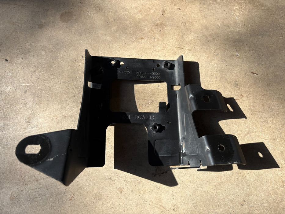 2022 - 2025 HYUNDAI TUCSON LEFT BLIND SPOT SENSOR BRACKET N9991—45000 OEM