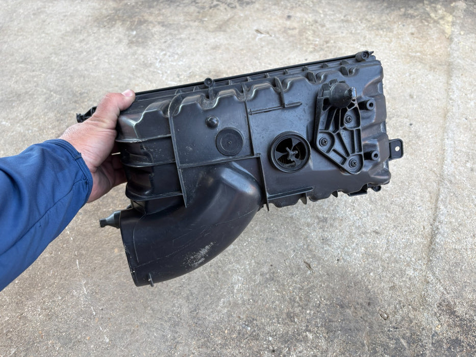 2010-2013 Land Rover Range Rover 5.0L 4x4 Air Intake Cleaner Filter Box