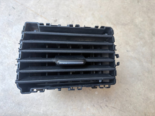 2018-2023 VOLKSWAGEN ATLAS FRONT DRIVER SIDE AIR VENT OEM 3CN819703