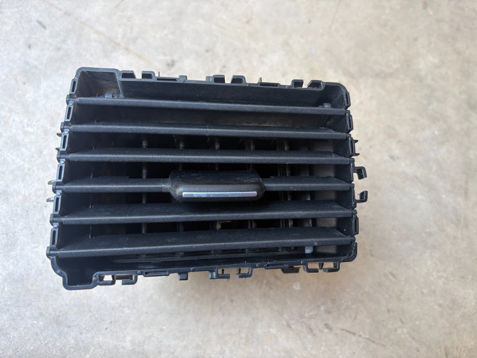 2018-2023 VOLKSWAGEN ATLAS FRONT DRIVER SIDE AIR VENT OEM 3CN819703