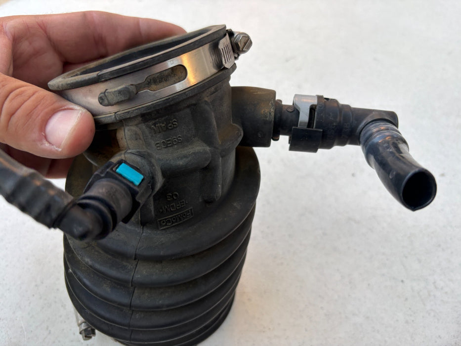2013-2016 FORD ESCAPE 2.5L ENGINE AIR CLEANER OUTLET DUCT INTAKE HOSE TUBE OEM