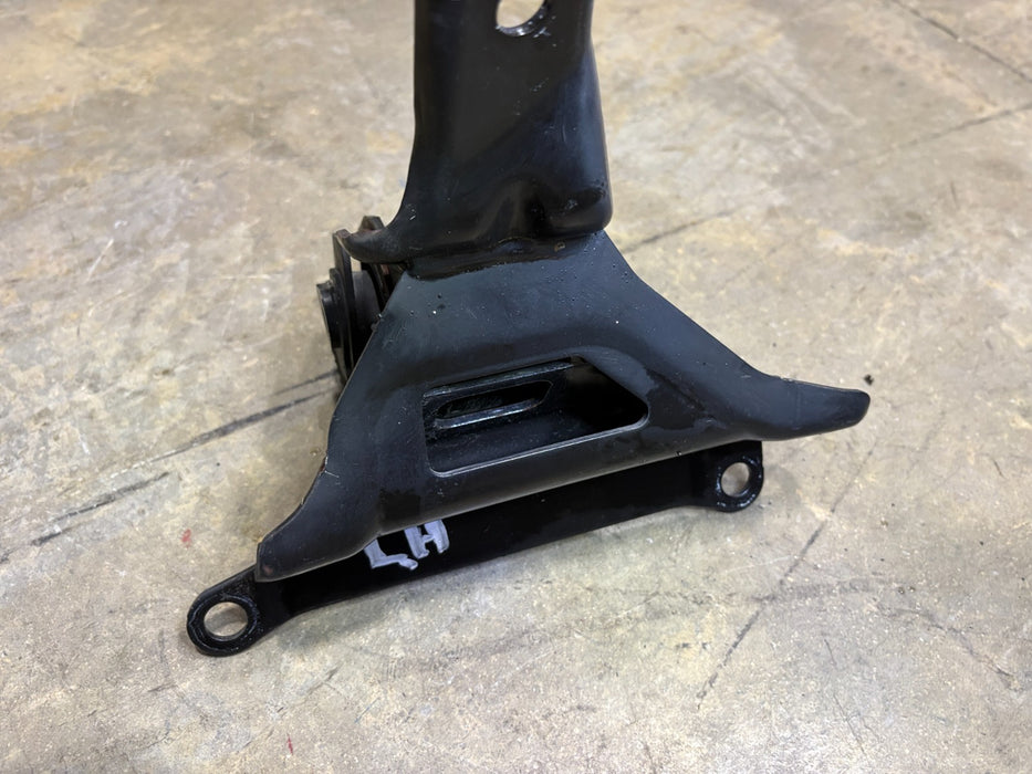 2020-2022 TOYOTA COROLLA FRONT LEFT SIDE TRANSMISSION MOUNT BRACKET OEM