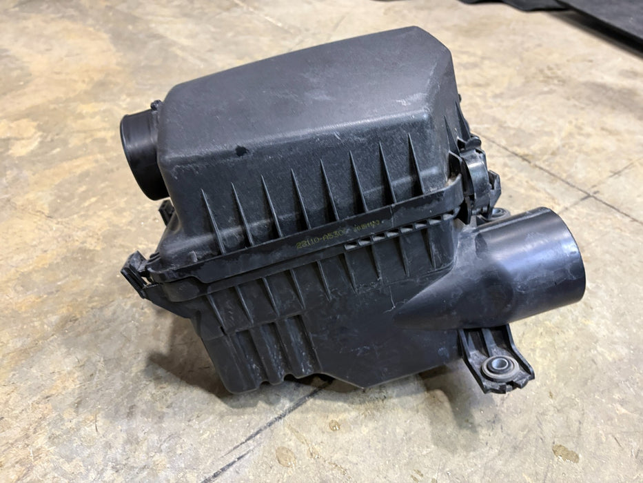 2013-2017 HYUNDAI ELANTRA GT 2.0 HATCHBACK AIR CLEANER HOUSING BOX 28100-A7520
