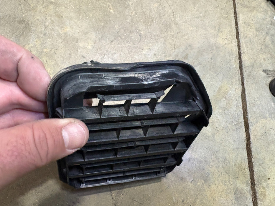 OEM Ford Edge 2015-2024 - Quarter Panel Air Vent Grille EM2Z-61280B62-H