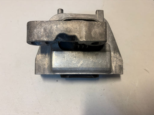 2018-2020, 2021, 2022 2023 Volkswagen Atlas Right Engine Frame Mount Support OEM