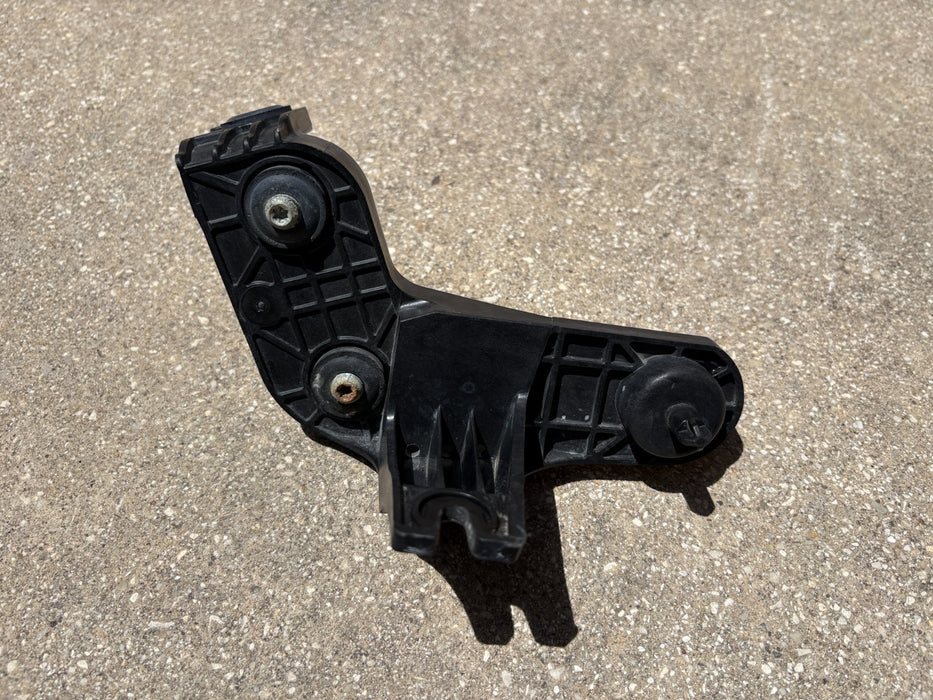 2018–2022 CHEVROLET EQUINOX ABS BRAKE PUMP MOUNT BRACKET OEM 23356331