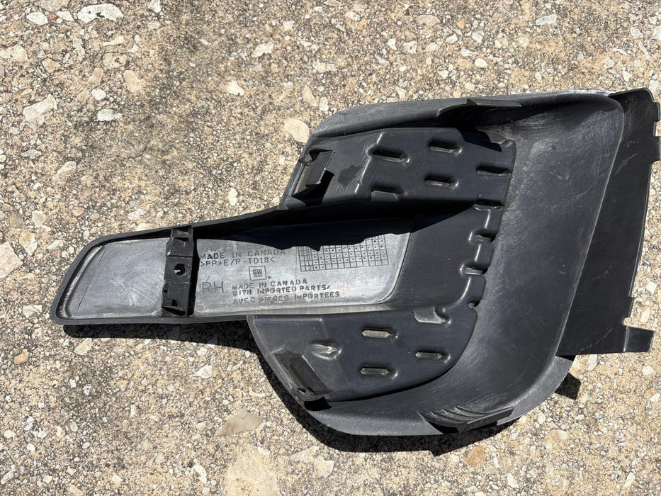 2010-2015 CHEVROLET EQUINOX RH Passenger Grille Lower Without Fog Lamp 25798750