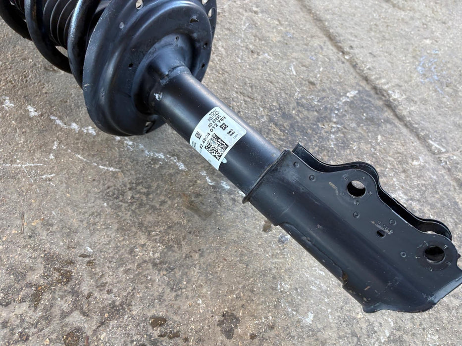 2018 - 2023 CHEVROLET TRAVERSE FRONT LEFT SIDE SHOCK STRUT ABSORBER 84168717 OEM