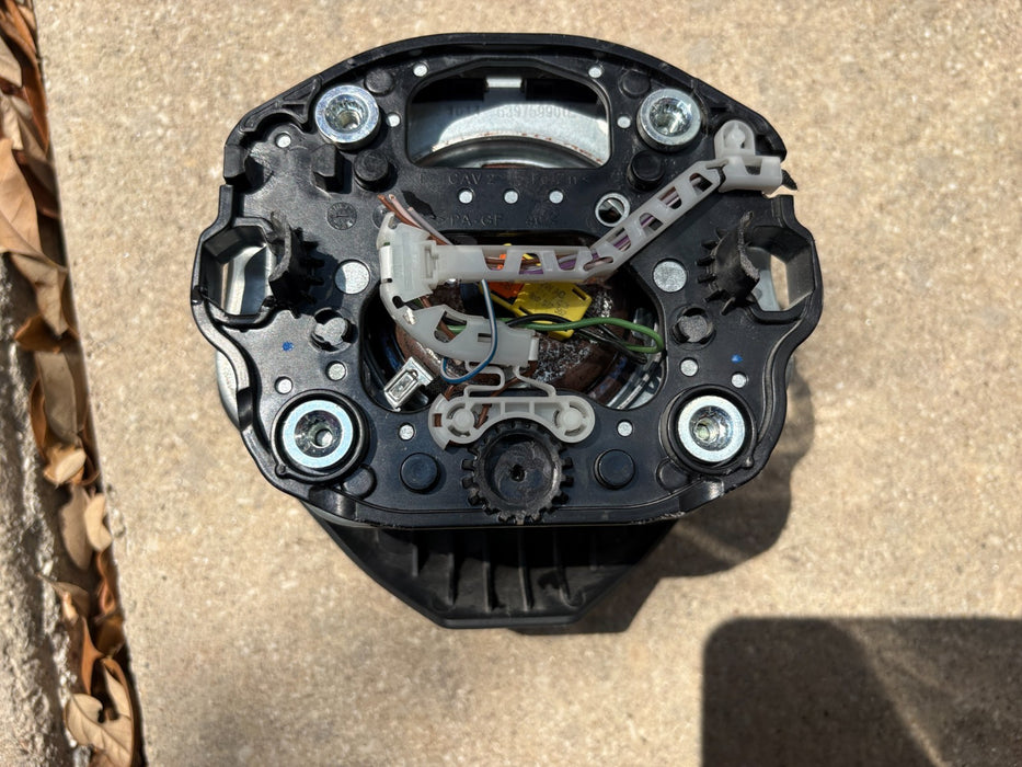 2021 - 2024 Volkswagen Atlas Cross Steering Wheel OEM