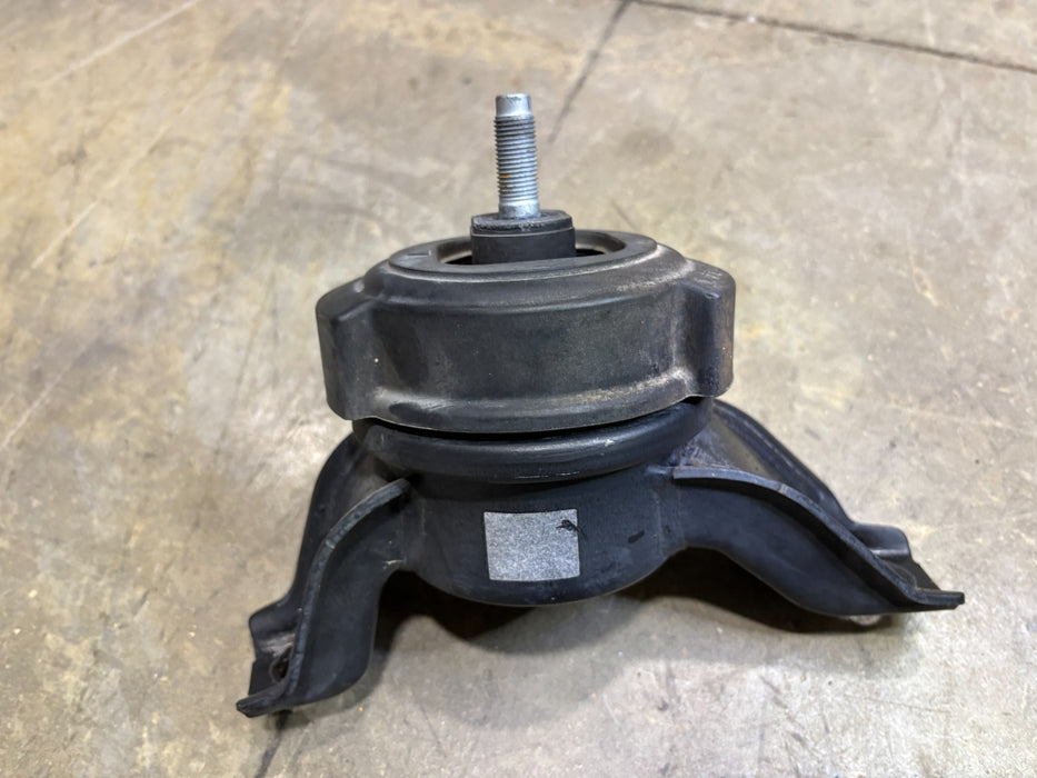 2013-2018 HYUNDAI SANTA FE 3.3L FWD Front RH Right Engine Mount Bracket, OEM
