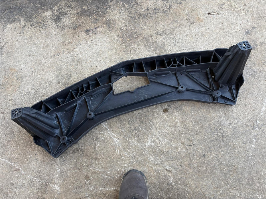 2010-2017 EQUINOX Front Bumper Grille Engine Cover Support Shroud 22802304