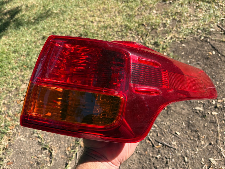 2013 - 2015 Toyota Rav4 Passenger Tail Light Assembly OEM