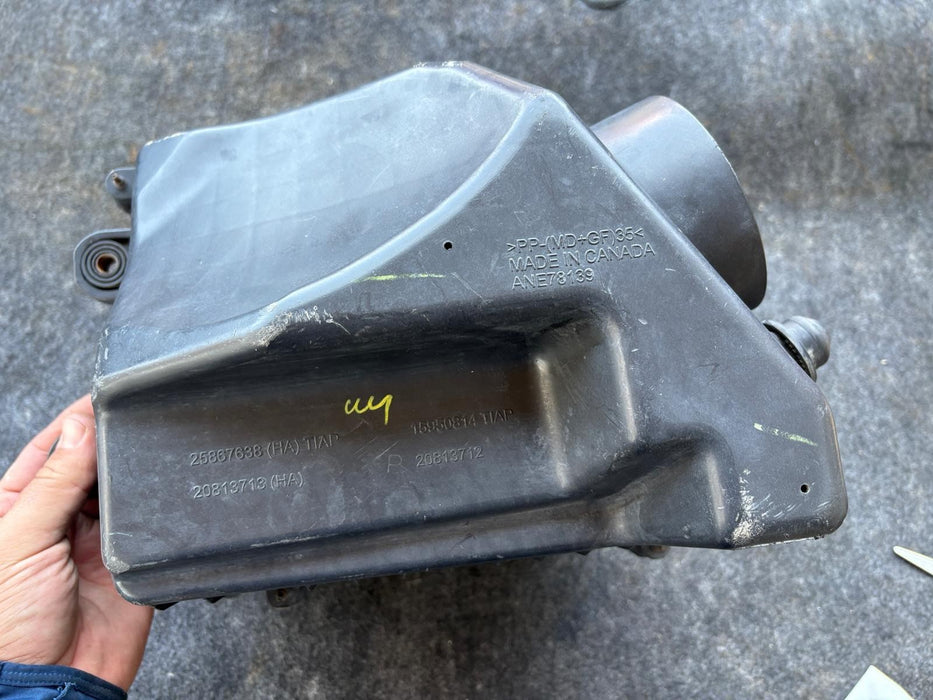 2011-2017 CHEVROLET EQUINOX AIR INTAKE CLEANER BOX OEM 25867638