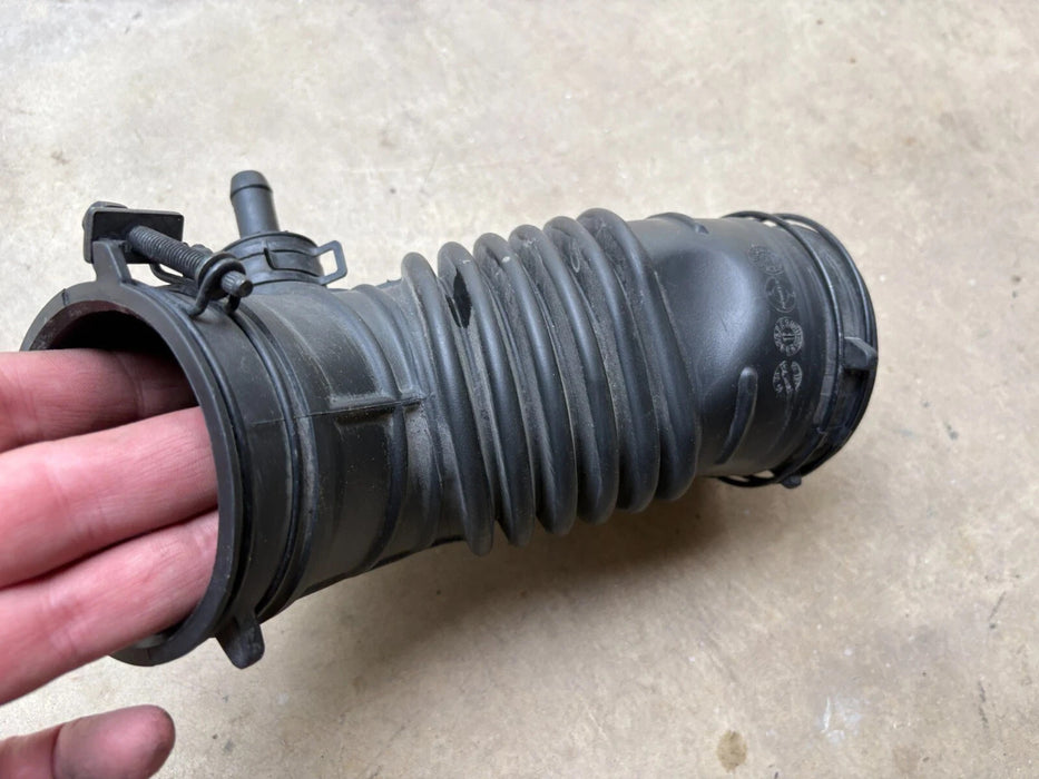 OEM, 2011-2014 Elantra & 2014-2018 Kia Forte Air Intake Duct Tube #28140-3X300