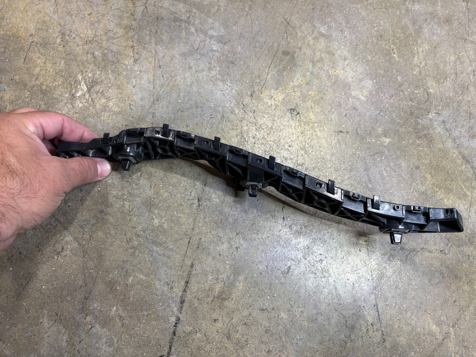 2018-2021 NISSAN KICKS REAR RIGHT SIDE BUMPER RETAINER SUPPORT BRACKET OEM