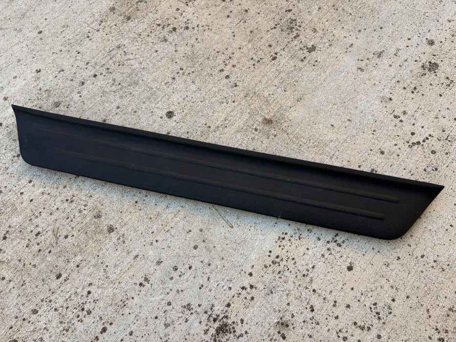 2015-2019 Hyundai Sonata Front Right Door Sill Scuff Plate Trim OEM