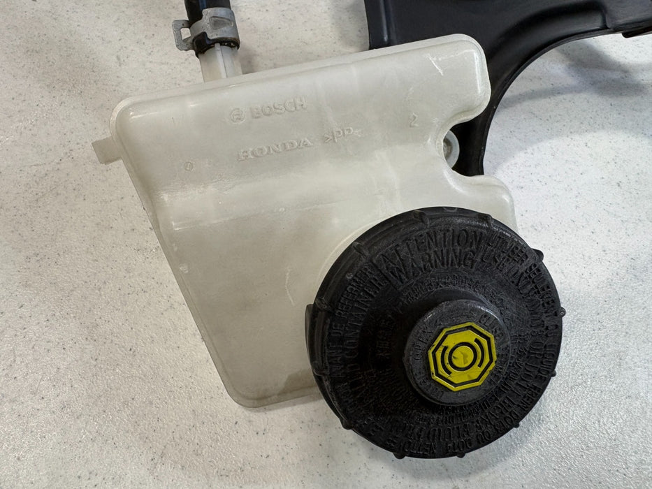 2017 2018 2019 Honda CR-V Master Cylinder Brake Fluid Reservoir OEM