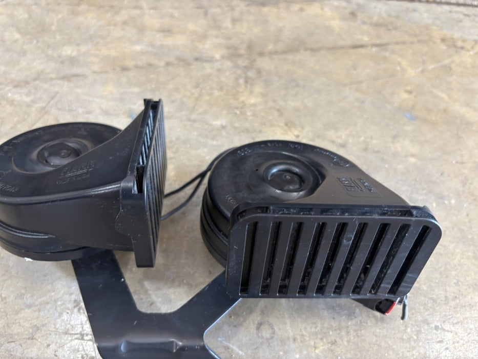 2019-2025 Chevrolet Blazer Front High & Lowe Note Horn Claxon, OEM