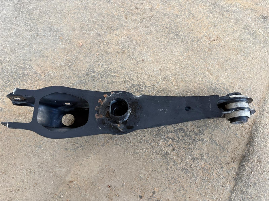 2017 - 2019 CADILLAC XT5 3.6L AWD REAR LEFT DRIVER SIDE LOWER CONTROL ARM OEM